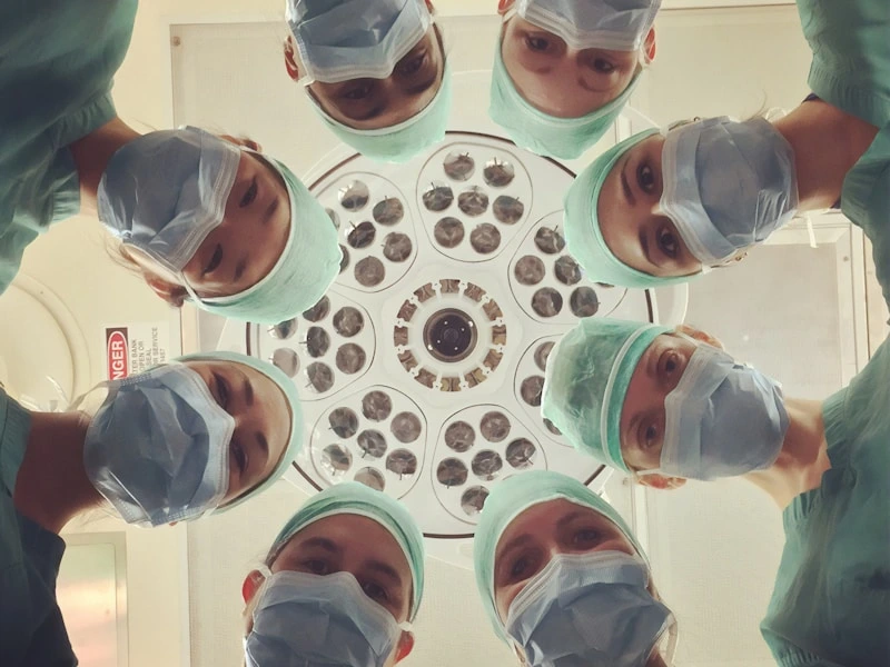 Médico con paciente